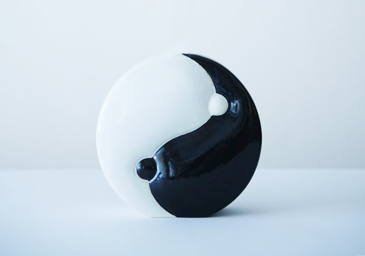 YIN YANG FLOWER VASE